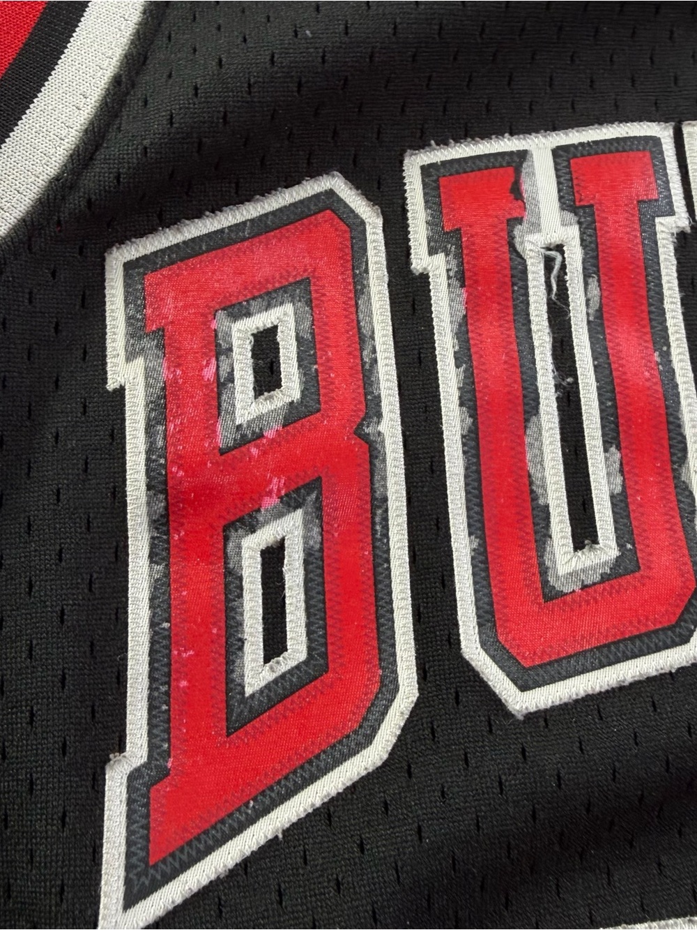 Mitchell & Ness Scottie Pippen Bulls 1997-98 Swingman Jersey M Distressed Stich - Picture 4 of 16